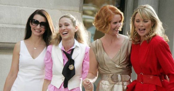 r-as-carrie-cynthia-nixon-as-miranda-kim-cattrall-as-samantha-in-sex-and-the-city-movie-entry-2-1733.jpeg