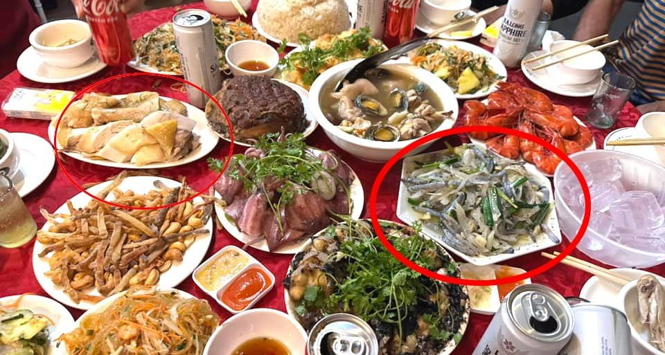 gap-cho-thong-gia-giau-mieng-thit-ga-nguoi-phu-nu-nguong-chin-mat-vi-thai-do-2564.jpg